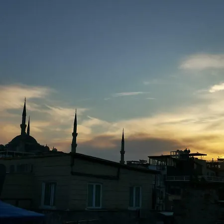 Kizil Elma Sultanahmet *
